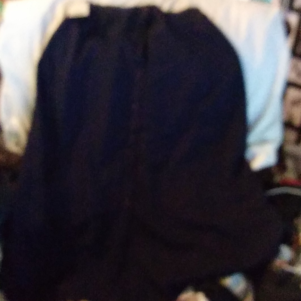 NWT 18W Capacity black button down side